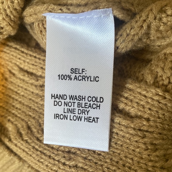 $10 CLEARANCE - NWT Lulus Styled Sensation Cable Knit Sweater Skirt (Skirt Only) - Picture 9 of 15